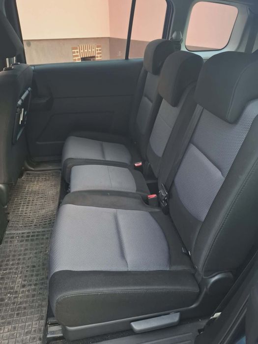 Mazda 5   2.0   16V  2005r.