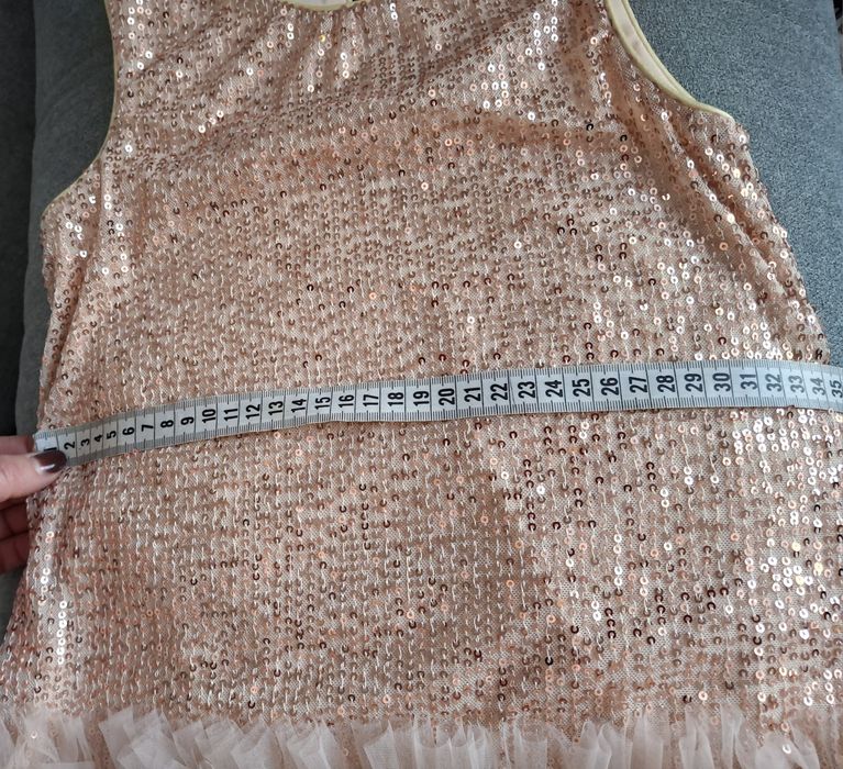 Шикарне платтячко на дівчинку на 3-4 рочки