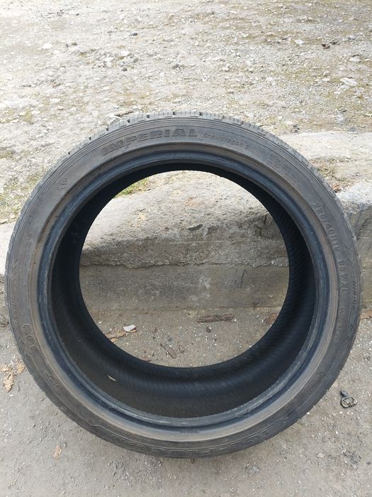 Комплект 4шт. різношироких шин Hankook R19 (225/40 та 255/35)