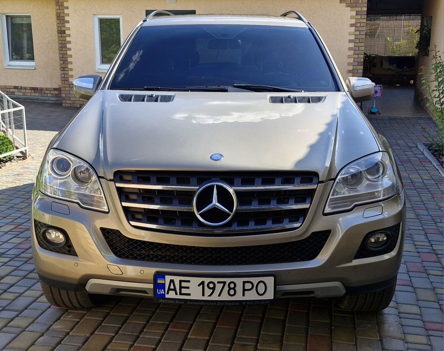 Mercedes ML500 Мерседес МЛ500 4матик 5.5 газ/бензин 2010 год