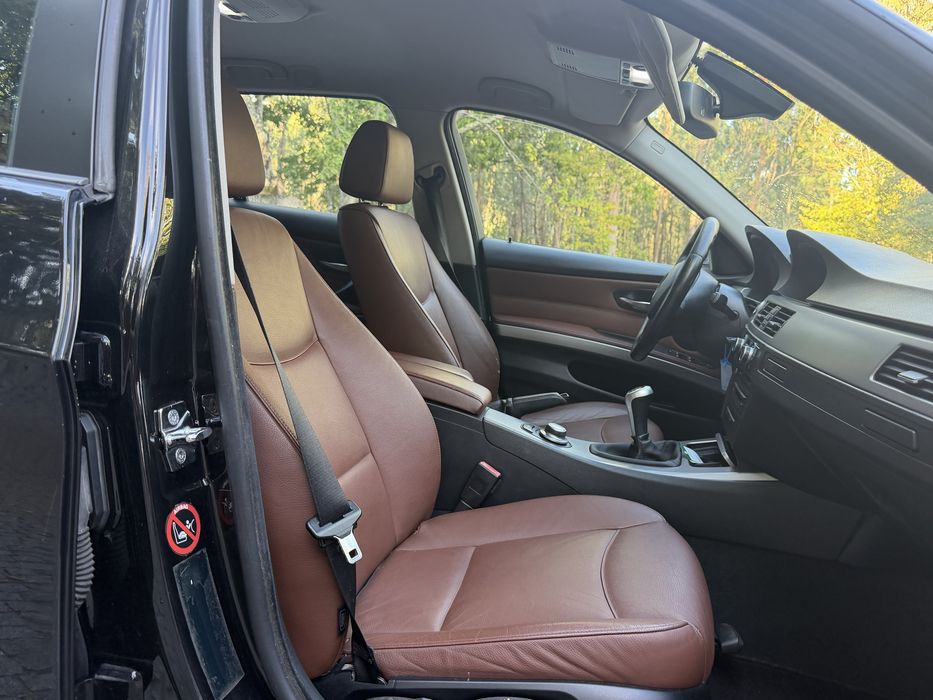 BMW E91 318D.