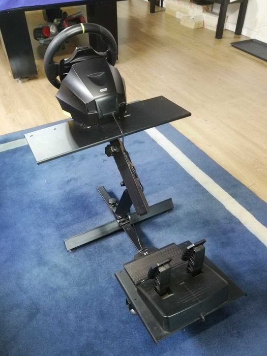 Suporte para volantes e pedais