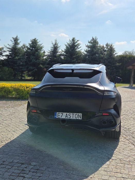 Aston Martin DBX 707