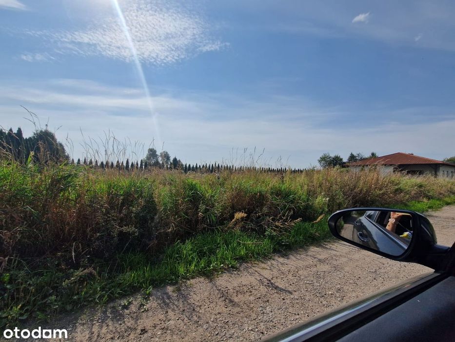 Działka budowlana 1798 m² z utwardzonym dojazdem