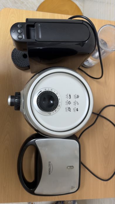Eletromesticos, air fryer, sanduicheira e maquina de cafe pingo doce