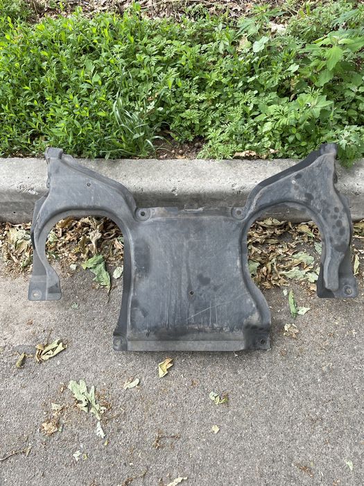 Защита двигателя Mercedes-Benz