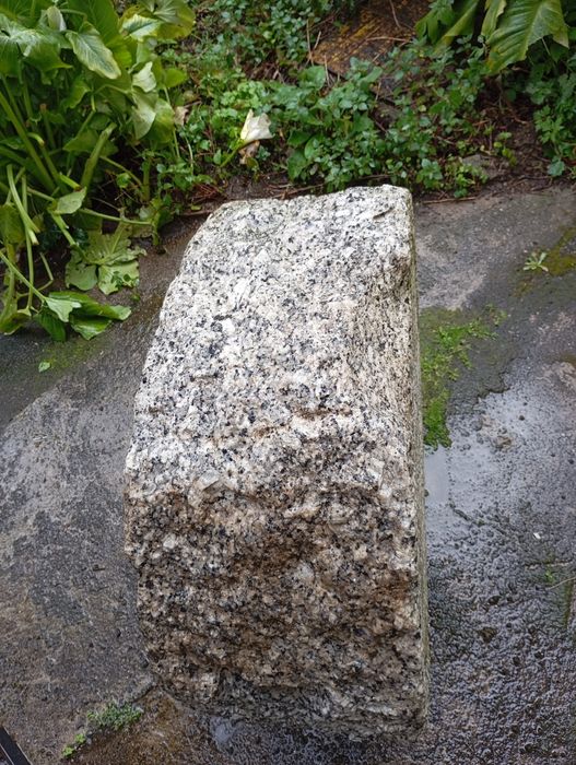 Vendo pedra de moinho