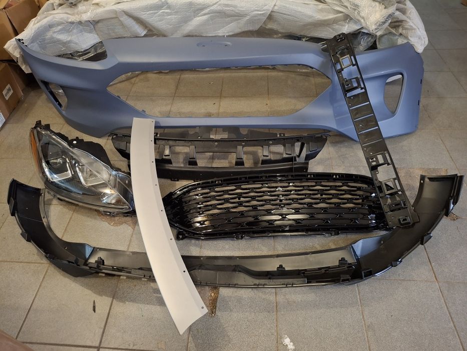 Бампер передній Ford Escape 20-23 жалюзі фара молдинг LJ6Z17D957AAPTM