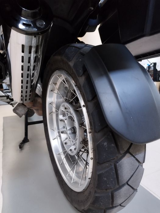 BMW R 1150 GS  .