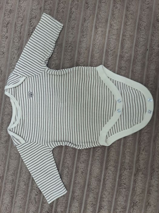 Продам бодики на малыша