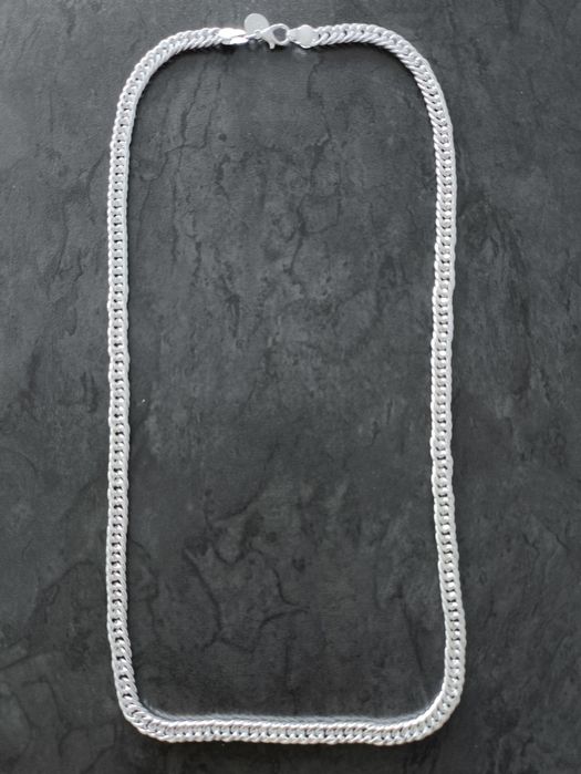 Łańcuszek srebrny 60 cm. Waga 37,55 g.