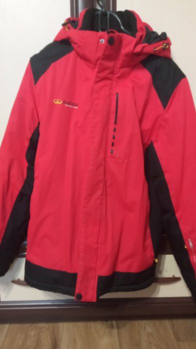 Зимова куртка на підлітка