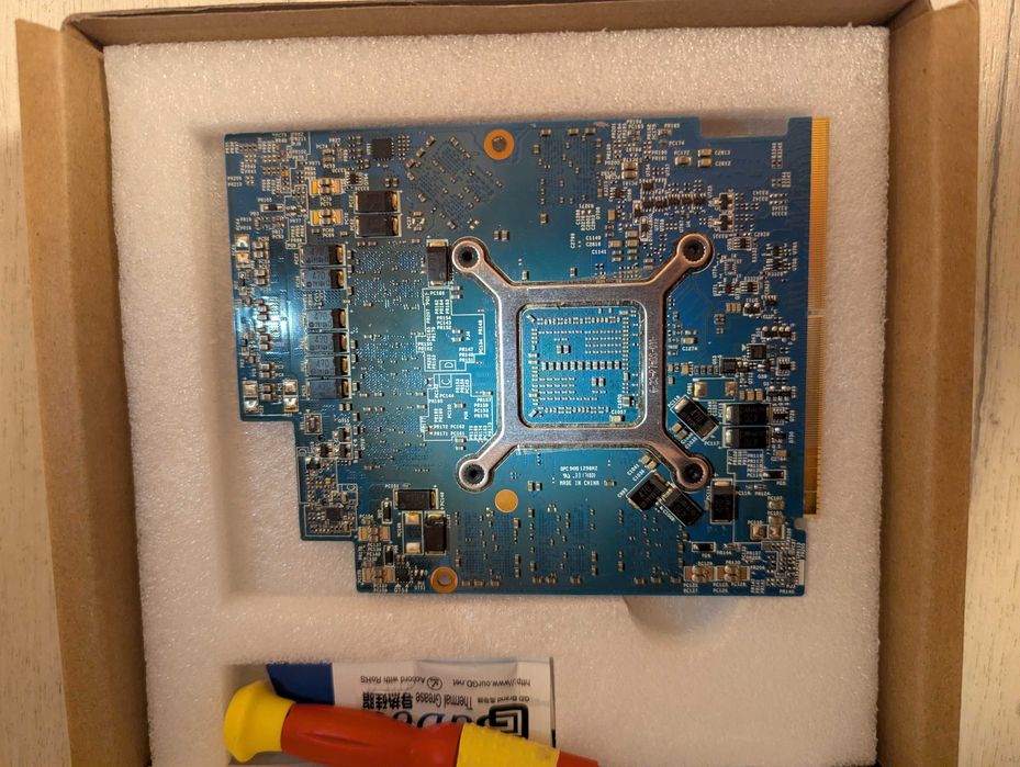 На деталі Відеокарта Clevo Nvidia GTX 1080 8GB Sager, Eurocom, XMG