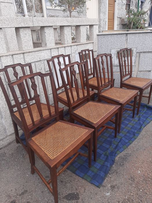 Lote De Antigas Cadeiras de  Madeira e  Palhinha