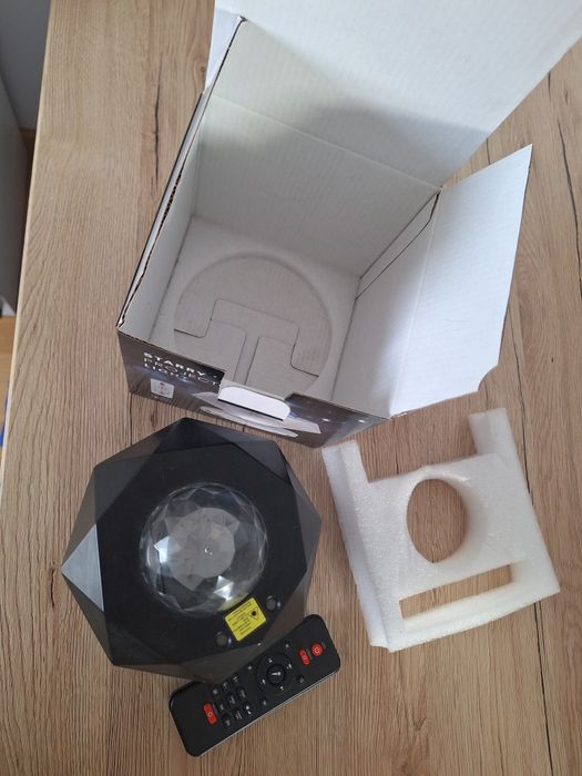 Projektor gwiazd na sufit