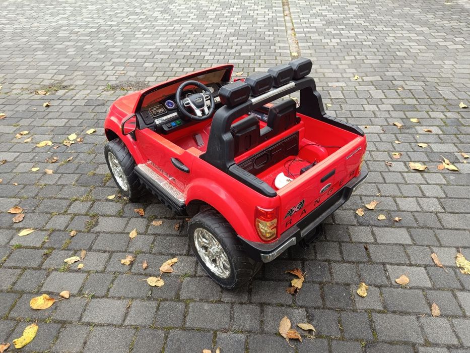 Ford ranger 4x4 na akumulator