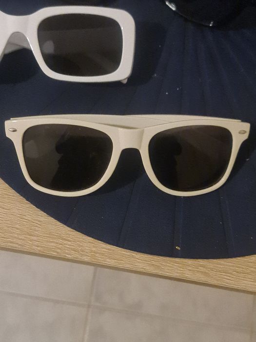 Vendo oculos Ferrari