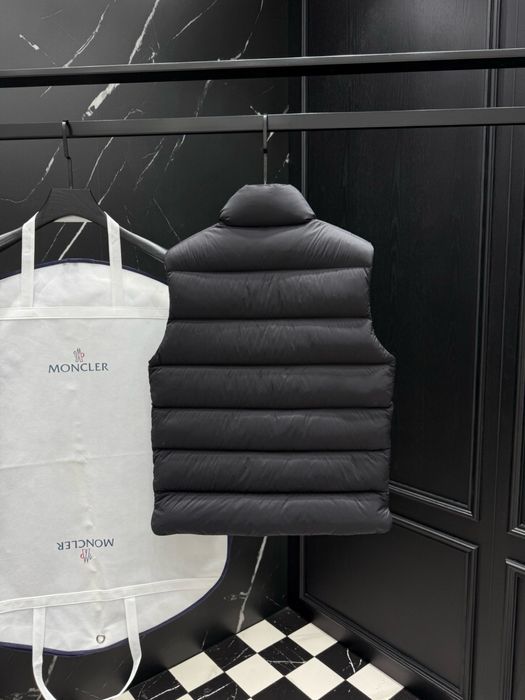 жилетка безрукавка Монклер Moncler мужская луи виттон  Louis Vuitton