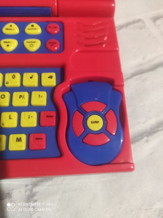 Laptop edukacyjny dla dzieci autka