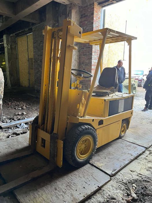 Електрокара після капремонту з новою тяговою акумуляторною батареєю