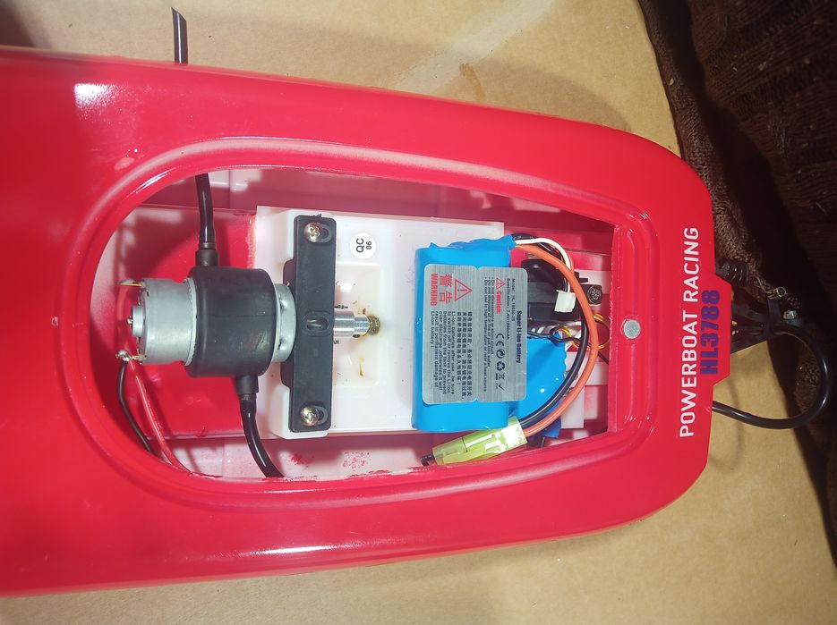 Łódź adventure zdalnie sterowane