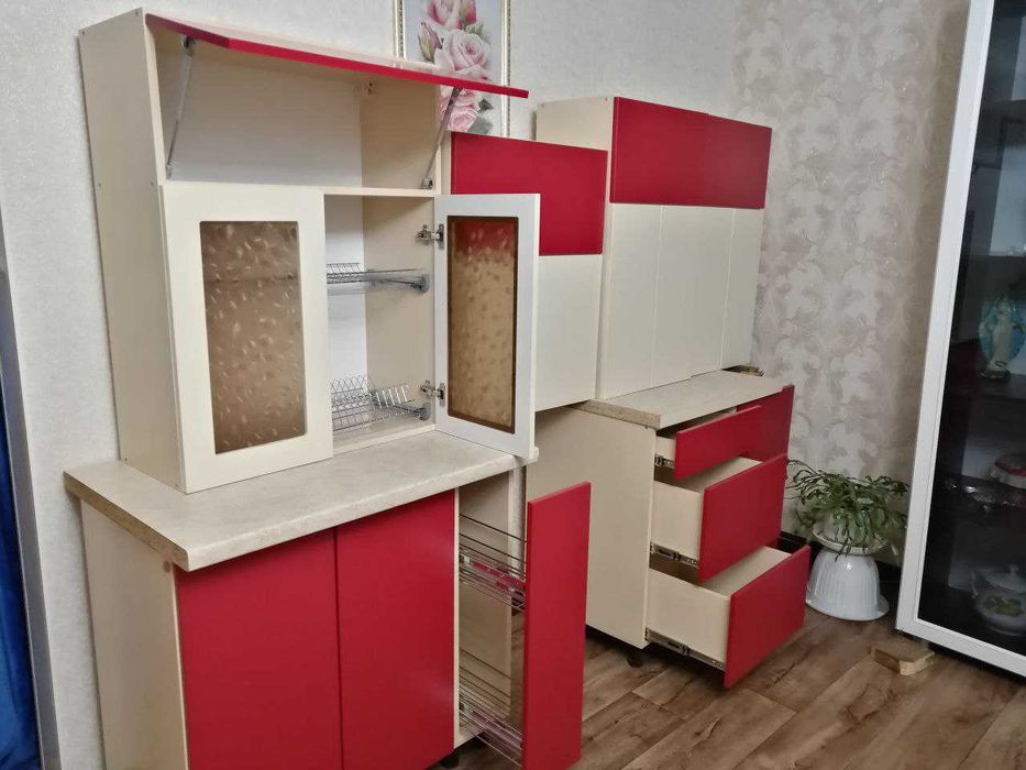 Кухонні меблі для будинку