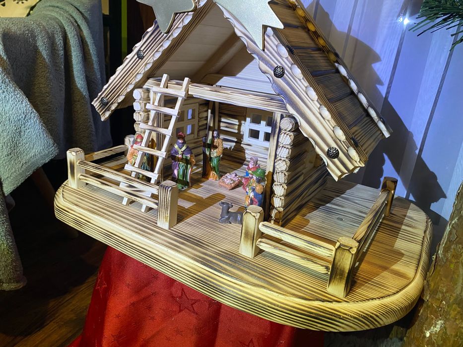 Szopki bożonarodzeniowe z figurkami