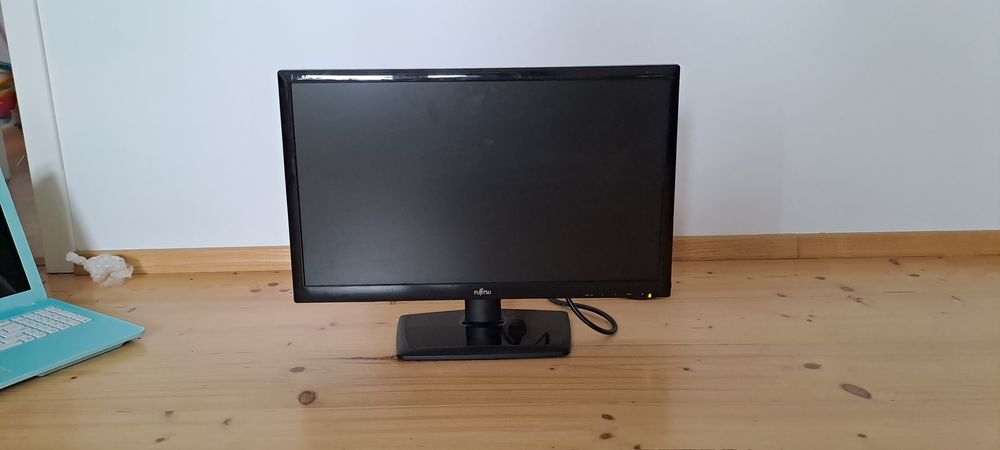 Monitor Fujitsu L22T-6 [S26361-K1486-V160)

 
Monitor Fujitsu L22T-6 (