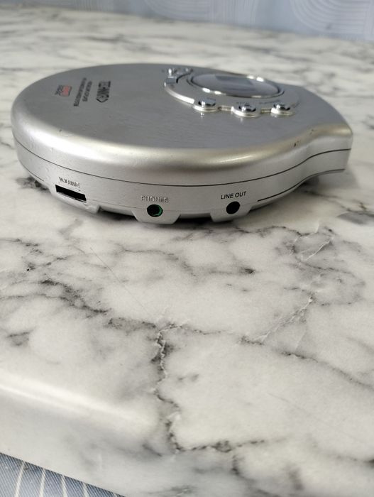 Stary discman Technika