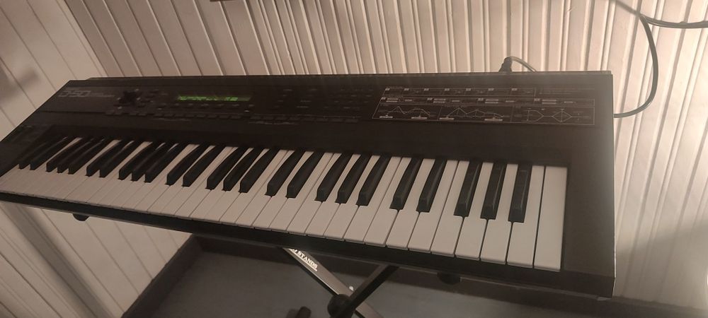 Roland D-50 klasyk sam w sobie. Stan bardzo dobry,możliwość dowozu !