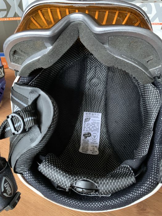 Kask narciarski UVEX