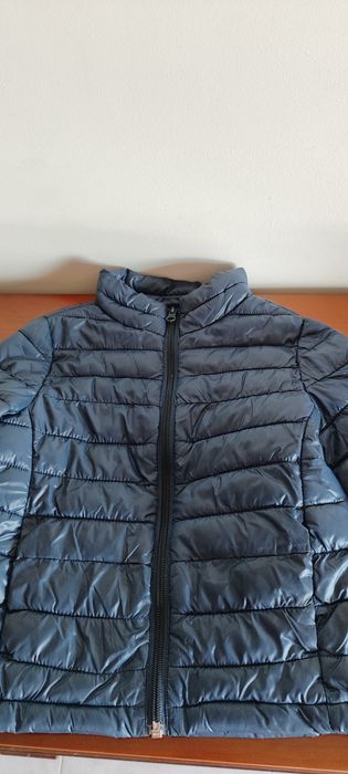 Casaco acolchoado com capuz, como novo.