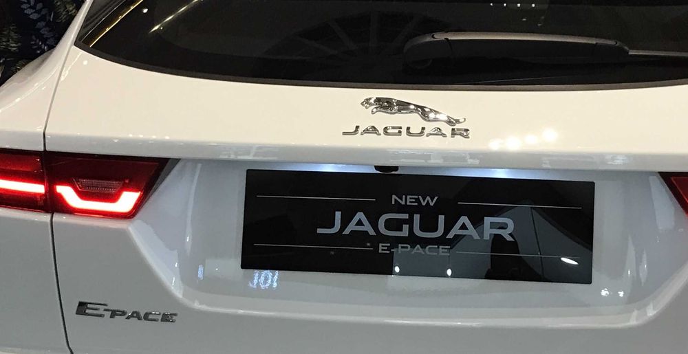 Емблема Jaguar на кришку багажника