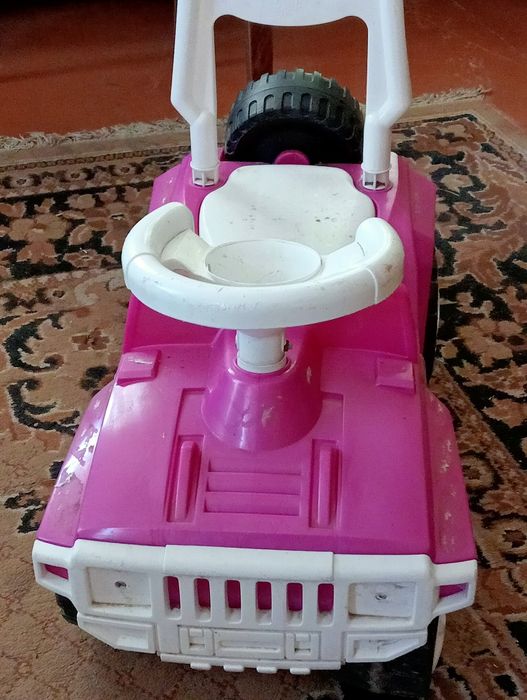 Машинка детская толокар.