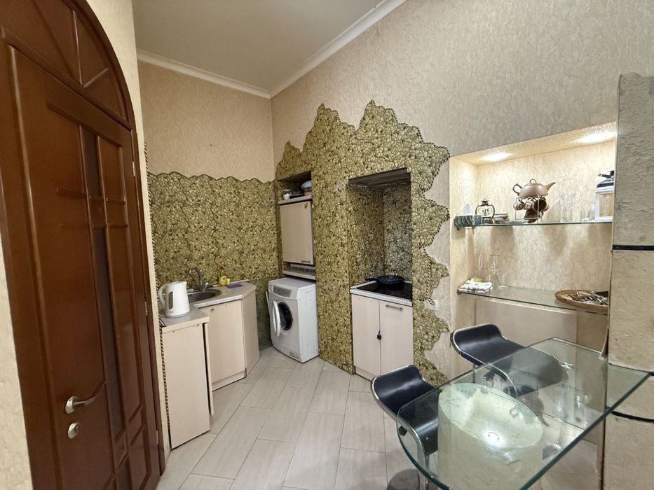 Дерибасовская / Ришельевская  12 Подобово Оперный Театр Центр