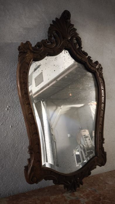 Cardencia antiga com espelho