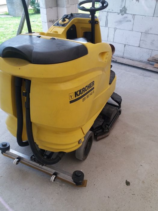 підлогомиюча машина поломоечная  машина  HAKO B 45CL. KARCHER BR90/14