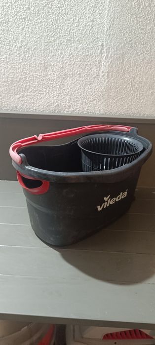 Conjunto de balde rotativo  e esfregona Vileda Turbo,