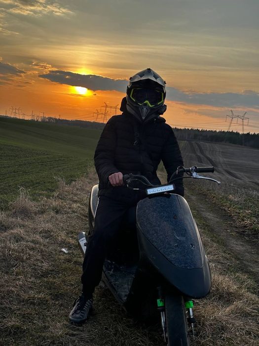 Suzuki lets 2 old