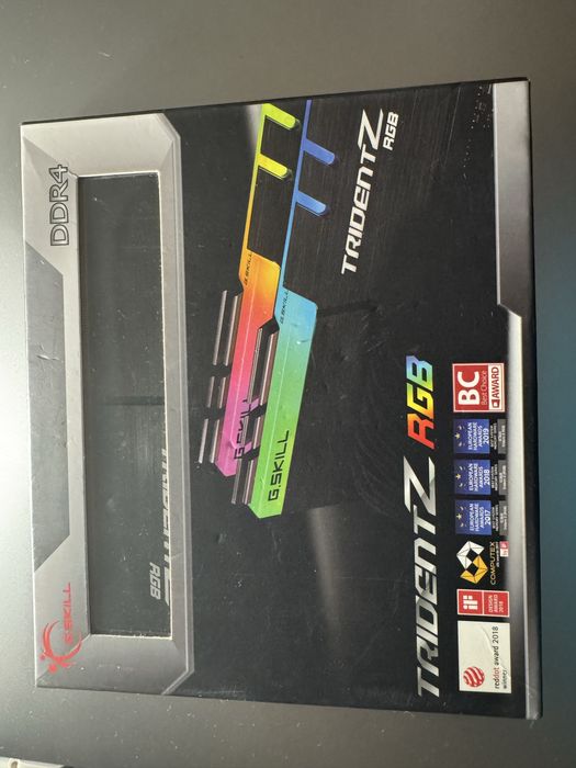 Memorias  RGB. G. Skill  TRIDENT  Z 3200