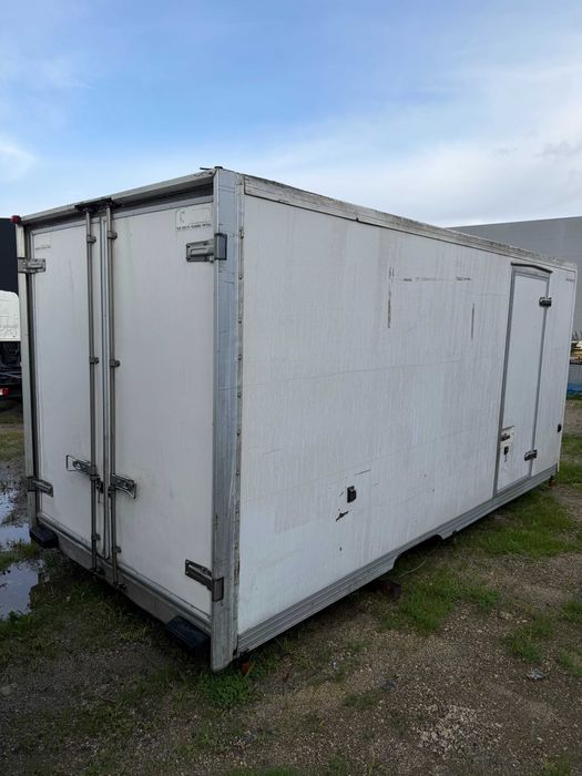 Contentor isotérmico com frio de parque