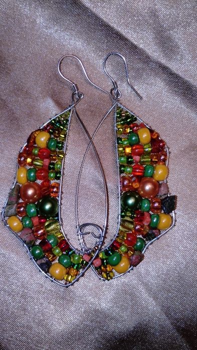 Kolczyki bardzo długie koraliki