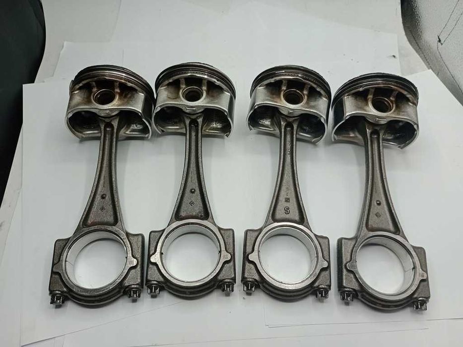 Поршень шатун MAZDA 2.0B SKYACTIV Мазда 2.0 бензин скуактів