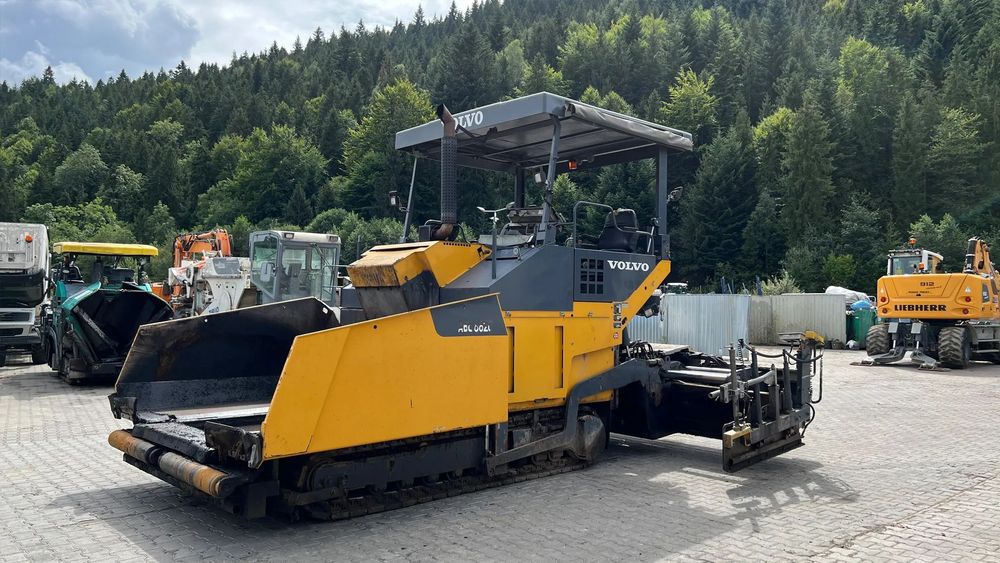 Volvo 6820  2011 układarka vogele rozścielacz asfaltu ABG