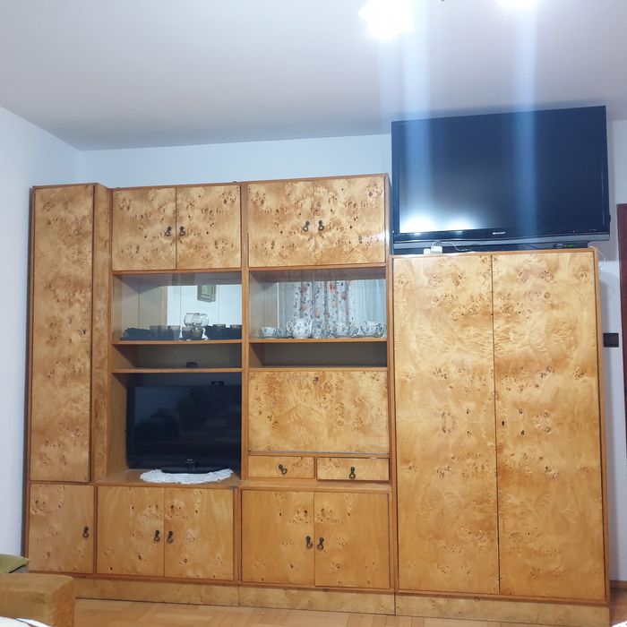 Meble szafa PRL na wysoki połysk