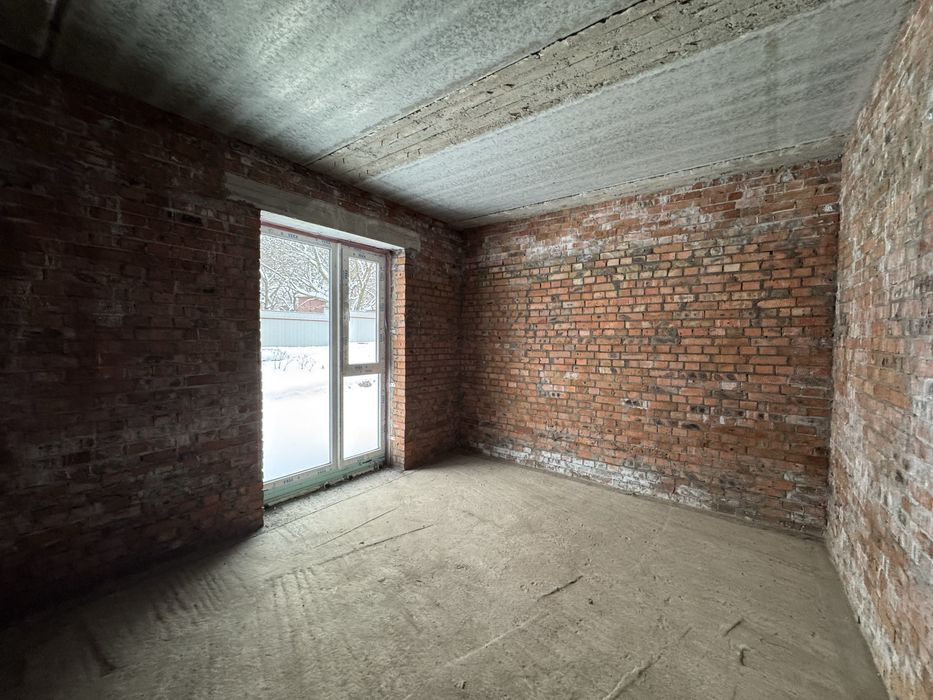 Продаж будинку Лезневе