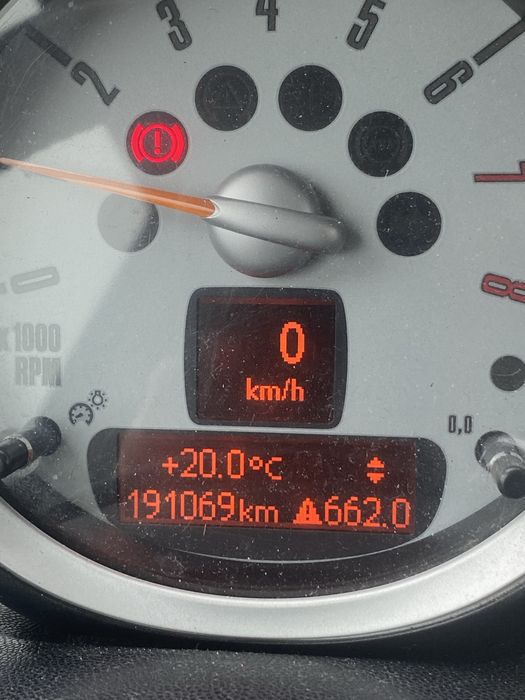 Mini Cooper 1.6 benzyna