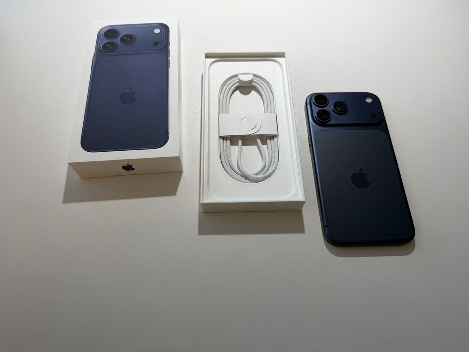 Apple iPhone 17 Pro Max 1TB Deep Blue A3257 — 99% АКБ, ідеальний стан