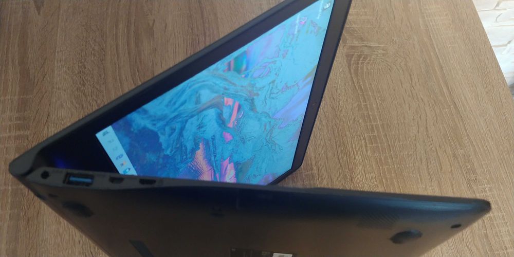 Laotop SAMSUNG ATIV Book 9 Lite NP-905S3G