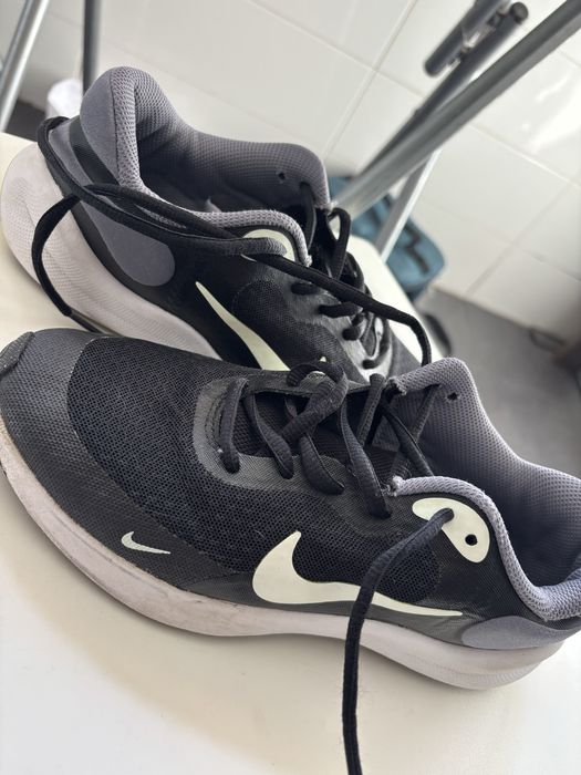 Tenis nike em otimo estado